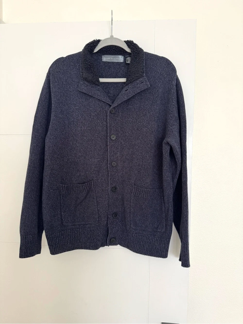 Oscar De La Renta Mens Button Down Faux Fur Collar Sweater Blue Gray Size Large